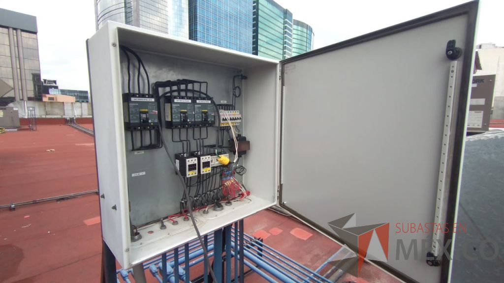 Lote 002 - Aire acondicionado YORK, Modelo: YPAL050CFC46BBDX, 50 TR, con 4 ventiladores. - Imagen 56