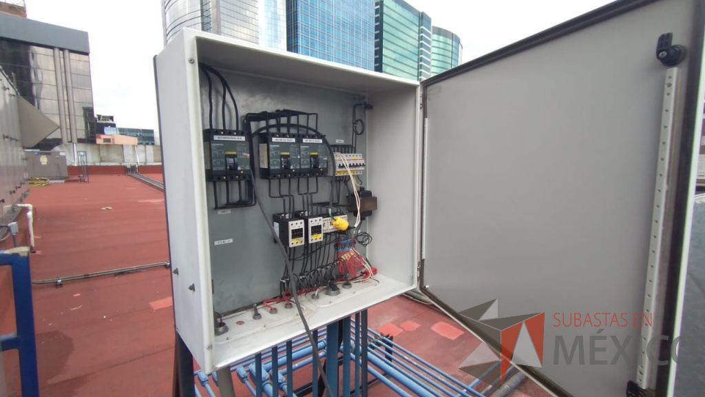 Lote 002 - Aire acondicionado YORK, Modelo: YPAL050CFC46BBDX, 50 TR, con 4 ventiladores. - Imagen 57