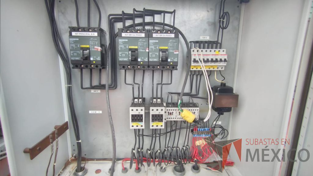Lote 002 - Aire acondicionado YORK, Modelo: YPAL050CFC46BBDX, 50 TR, con 4 ventiladores. - Imagen 59