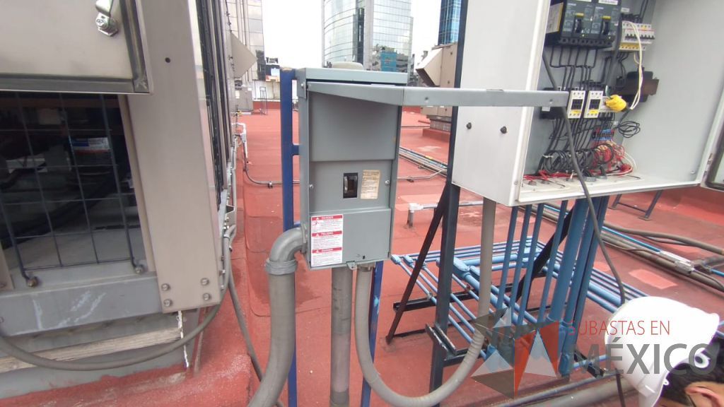 Lote 002 - Aire acondicionado YORK, Modelo: YPAL050CFC46BBDX, 50 TR, con 4 ventiladores. - Imagen 62