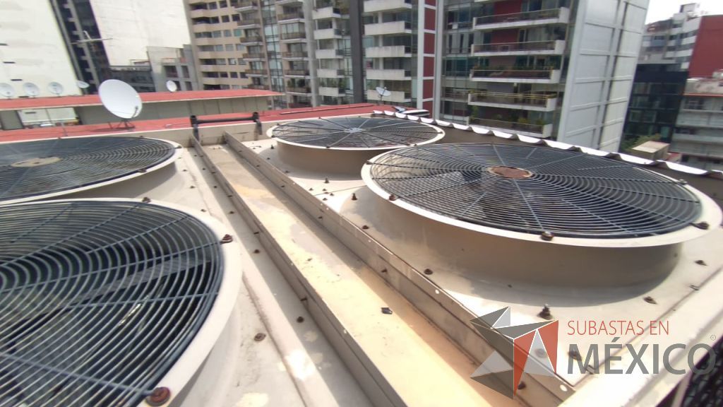 Lote 002 - Aire acondicionado YORK, Modelo: YPAL050CFC46BBDX, 50 TR, con 4 ventiladores. - Imagen 85