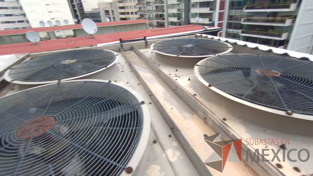 Lote 002 - Aire acondicionado YORK, Modelo: YPAL050CFC46BBDX, 50 TR, con 4 ventiladores. - Imagen 92