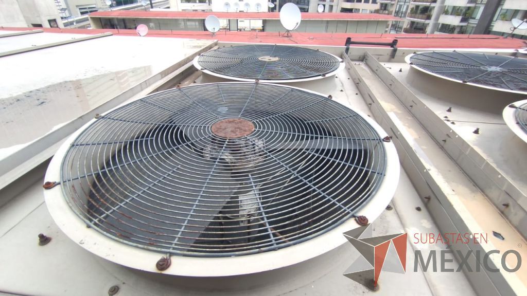 Lote 002 - Aire acondicionado YORK, Modelo: YPAL050CFC46BBDX, 50 TR, con 4 ventiladores. - Imagen 95
