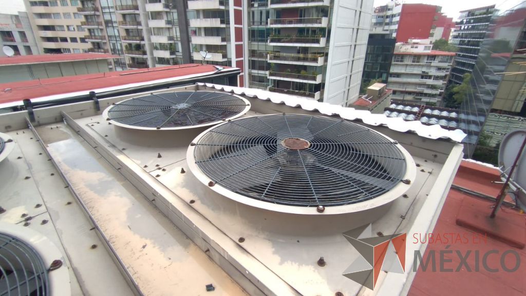 Lote 002 - Aire acondicionado YORK, Modelo: YPAL050CFC46BBDX, 50 TR, con 4 ventiladores. - Imagen 97