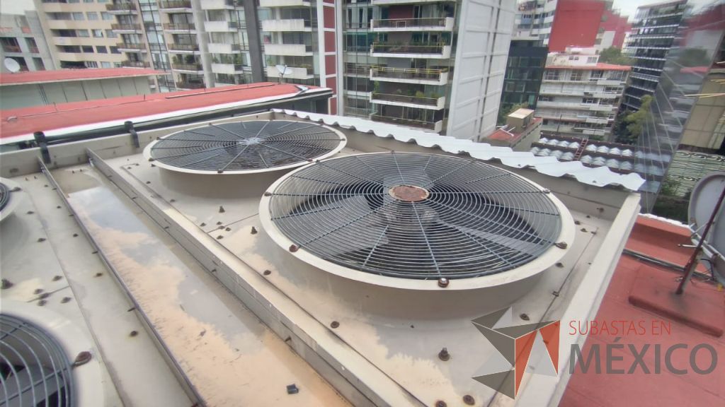 Lote 001 - Aire acondicionado YORK, Modelo: YPAL050CFC46BBDX, 50 TR, con 4 ventiladores. - Imagen 159