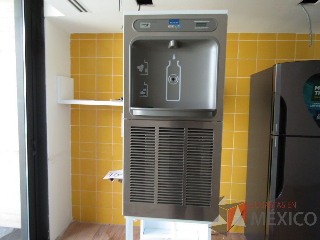 Lote 154 - Estación de llenado de botellas eléctrico ELKAY EZH2O