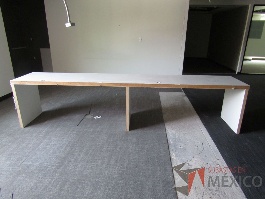 Lote 157 - Mesa de trabajo color blanco para 2 personas tipo madera - Imagen 5