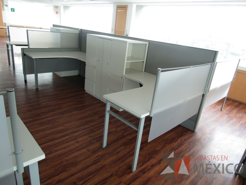 Lote 020 - Estación de trabajo para 6 personas, mampara alta, separadores de acrílico - Imagen 6