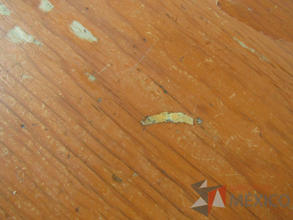 Lote 017 - Mesa de trabajo en escuadra, 1 pata metálica. (EMPOTRADA) - Imagen 7