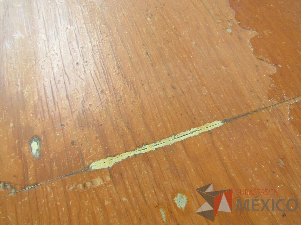 Lote 017 - Mesa de trabajo en escuadra, 1 pata metálica. (EMPOTRADA) - Imagen 8