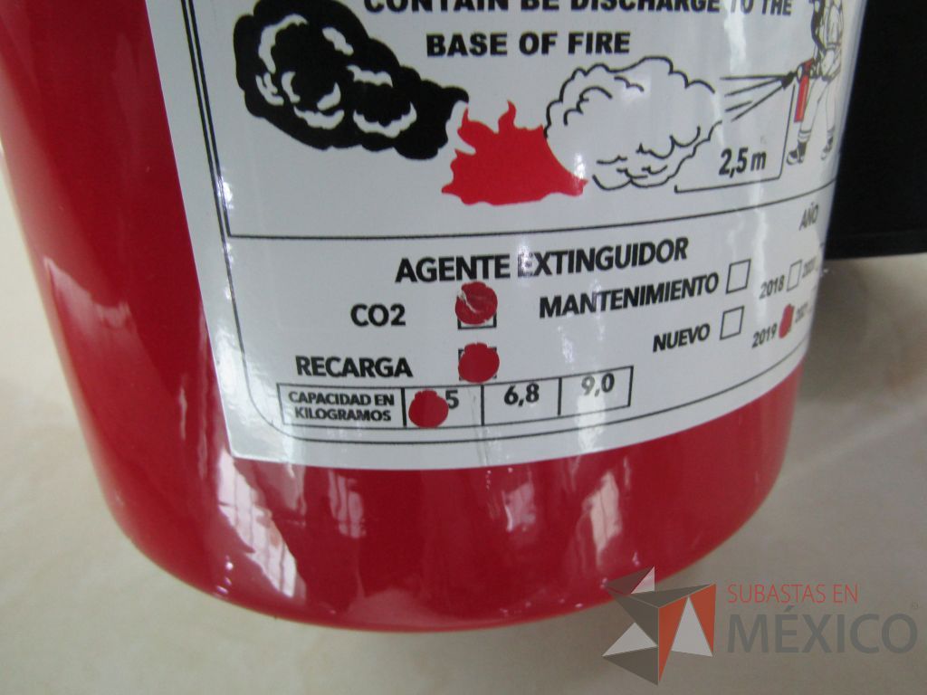 Lote 067 - Extintor de 2.3 kg con bote metálico - Imagen 4