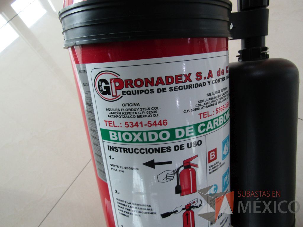 Lote 067 - Extintor de 2.3 kg con bote metálico - Imagen 7