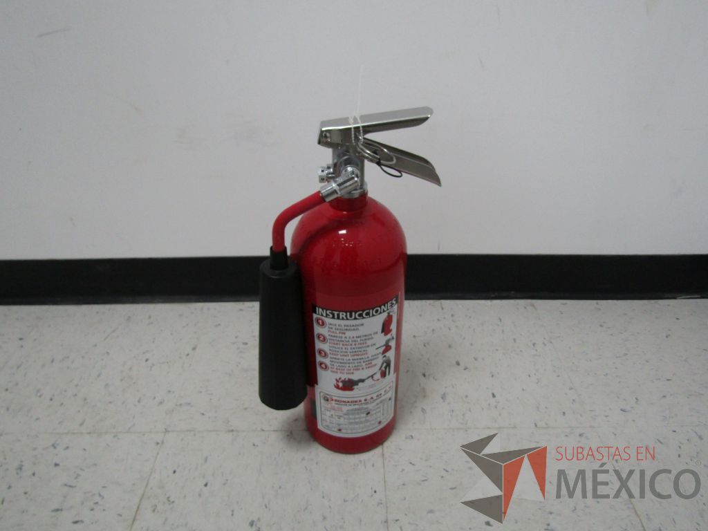 Lote 067 - Extintor de 2.3 kg con bote metálico - Imagen 12