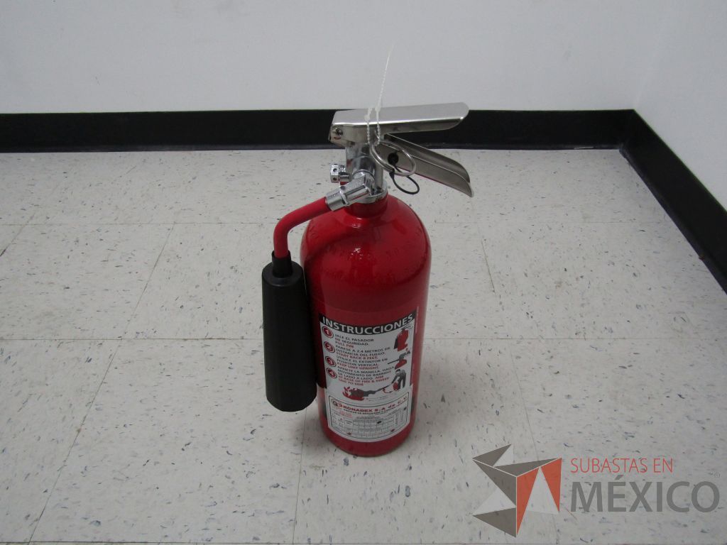 Lote 067 - Extintor de 2.3 kg con bote metálico - Imagen 13