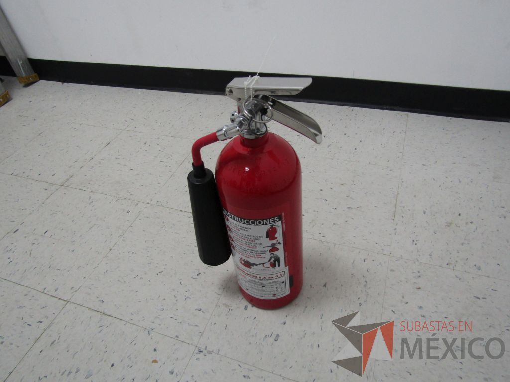 Lote 067 - Extintor de 2.3 kg con bote metálico - Imagen 14