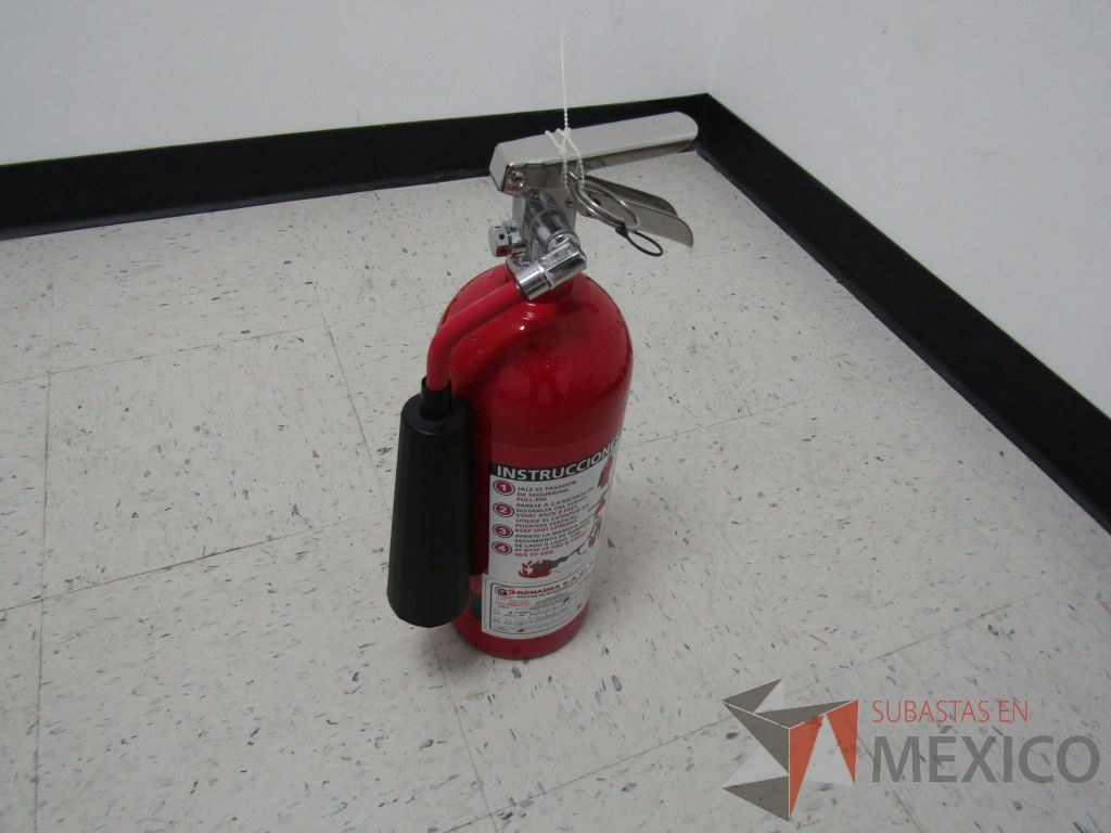 Lote 067 - Extintor de 2.3 kg con bote metálico - Imagen 15