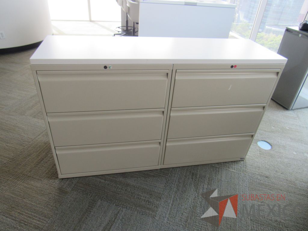 Lote 0152 - Gabinete metálico de 6 cajones color beige - Imagen 2