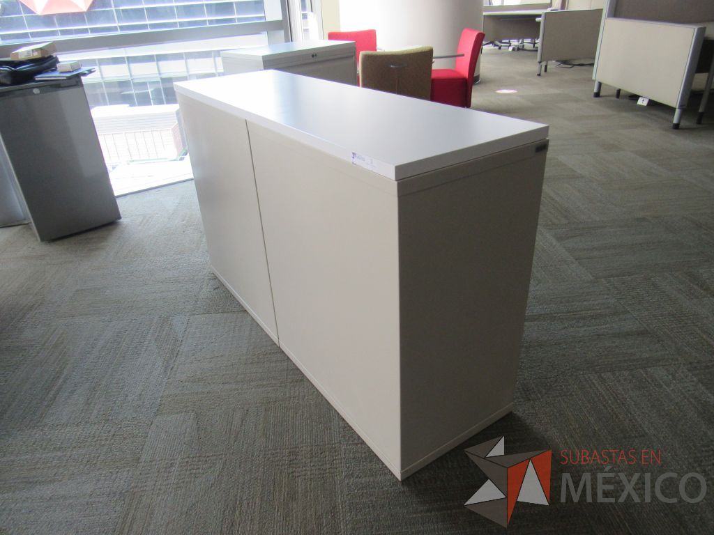 Lote 0152 - Gabinete metálico de 6 cajones color beige - Imagen 4