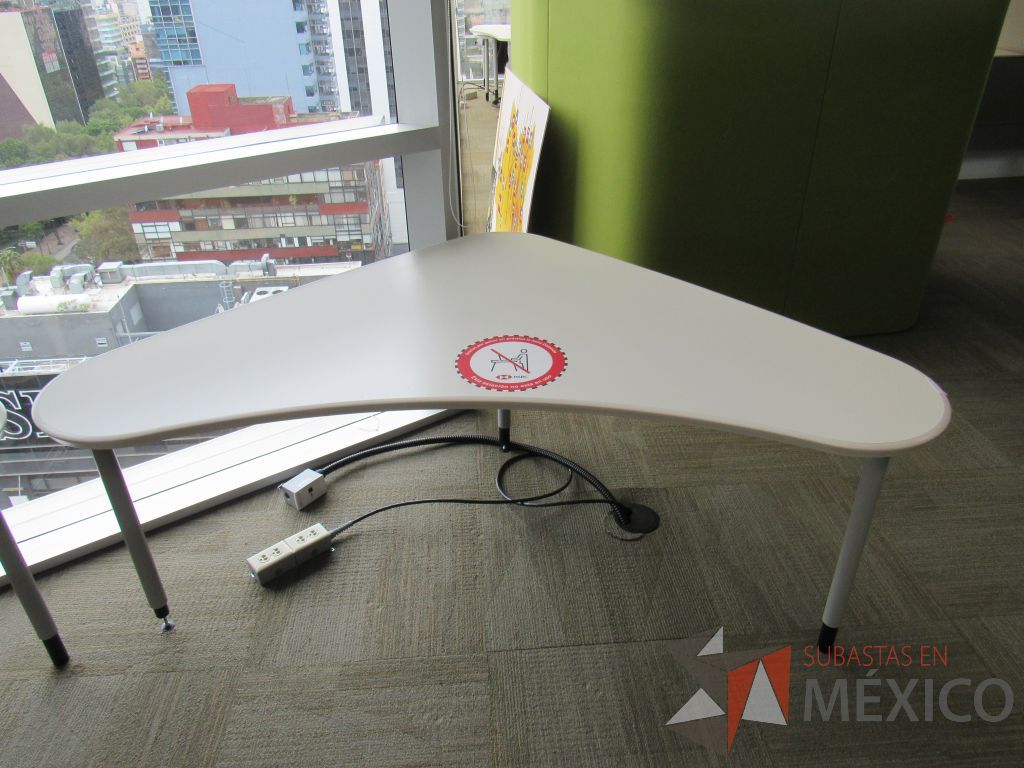Lote 0223 - 2 Mesas de trabajo con 3 patas metálicas - Imagen 6