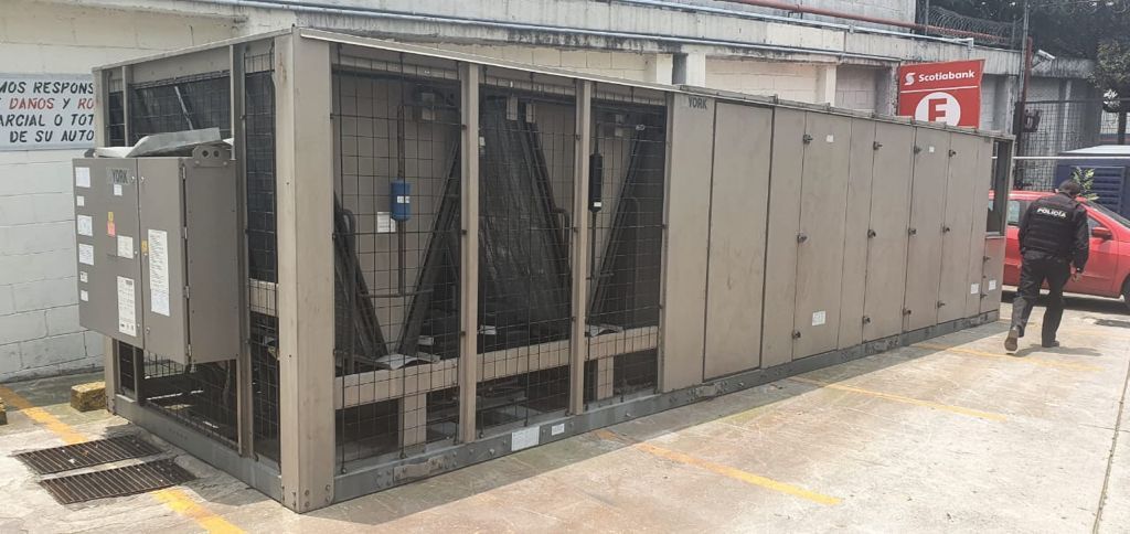 Lote 001 - Aire acondicionado YORK, Modelo: YPAL050CFC46BBDX, 50 TR, con 4 ventiladores. - Imagen 168