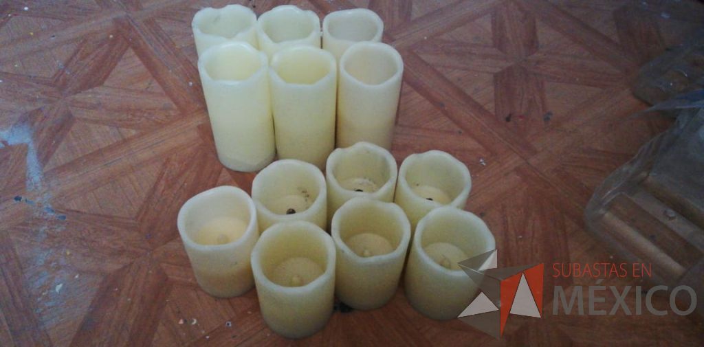 Lote 027 - 13 Velas de cera con leds, 5 de 15 cms de alto, 6 de 10 cms, 1 de 12.5 cms alto, 1 de 10 cms alto - Imagen 3