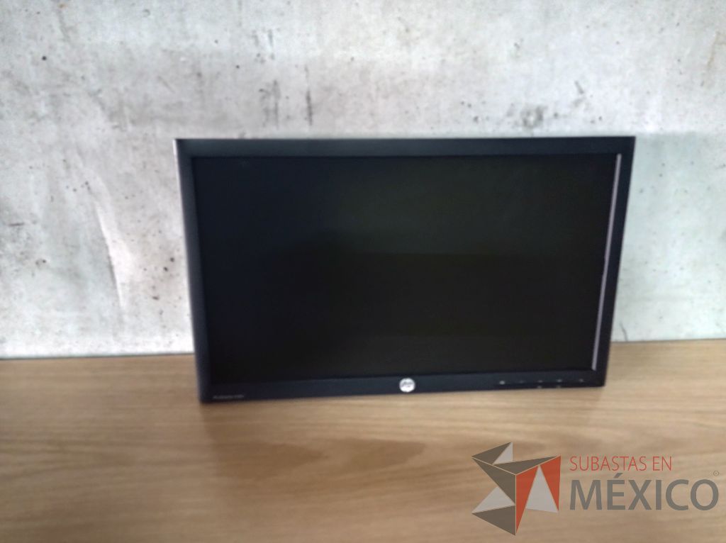 Lote 137 - Computadora HP ProDesk, 4 GB RAM, 500 GB DD y Monitor HP con brazo para montar - Imagen 8