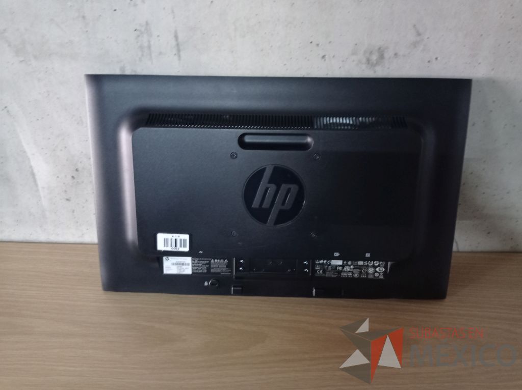 Lote 137 - Computadora HP ProDesk, 4 GB RAM, 500 GB DD y Monitor HP con brazo para montar - Imagen 12