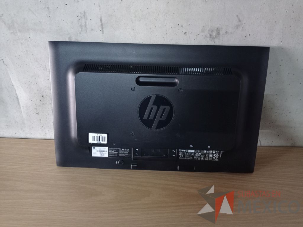 Lote 137 - Computadora HP ProDesk, 4 GB RAM, 500 GB DD y Monitor HP con brazo para montar - Imagen 13