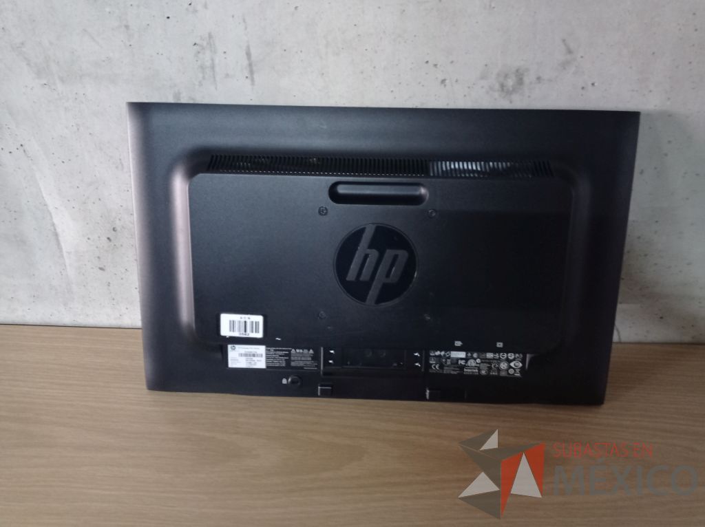 Lote 137 - Computadora HP ProDesk, 4 GB RAM, 500 GB DD y Monitor HP con brazo para montar - Imagen 14