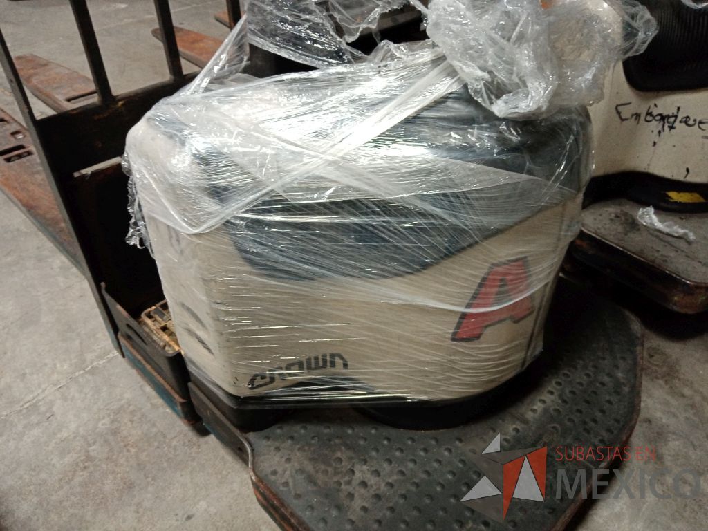 Lote 018 - Transpaleta eléctrica Crown, Modelo: PE4500-80-26-96, Año: 2012 - Imagen 10