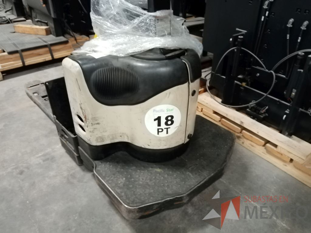 Lote 010 - Transpaleta eléctrica Crown, Modelo: PE4500-80-27-48, Año: 2012 - Imagen 6
