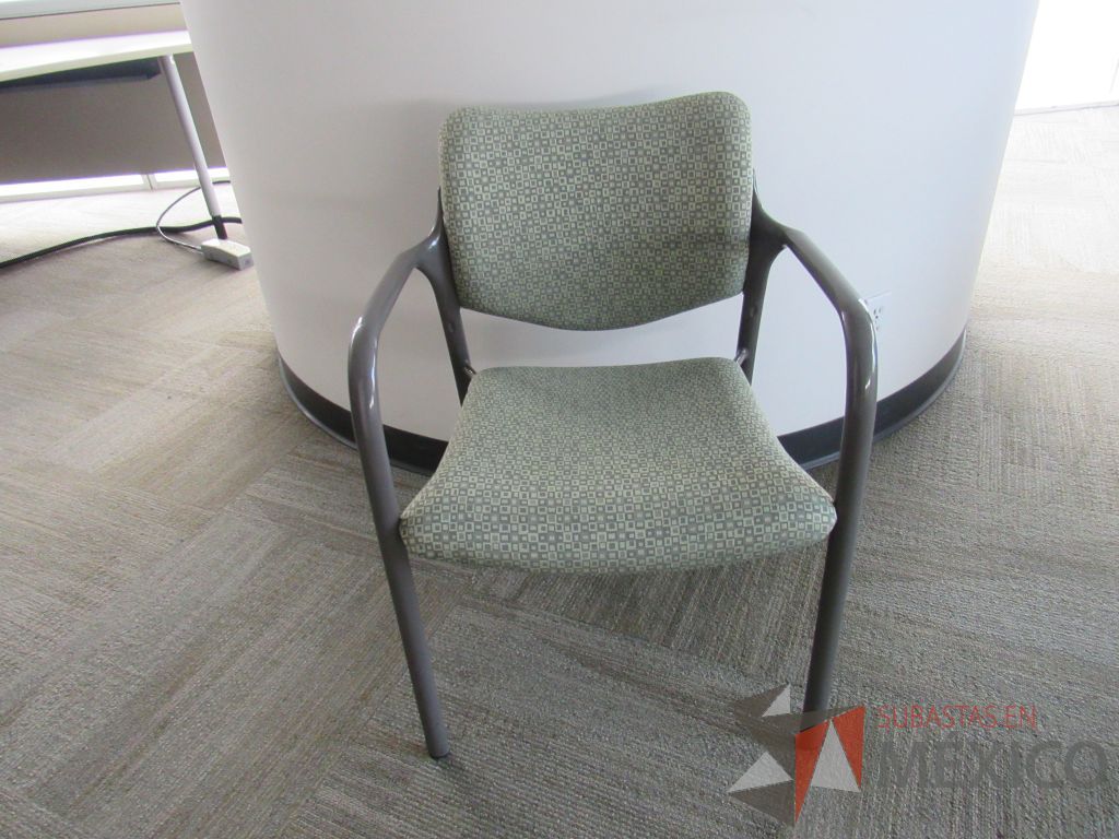 Lote 071 -2 Sillas de visita Herman Miller Color verde