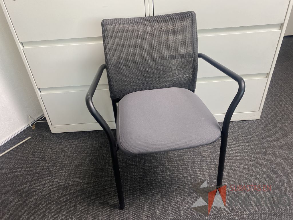 Lote 009 - 3 Sillas de visita Steelcase color gris