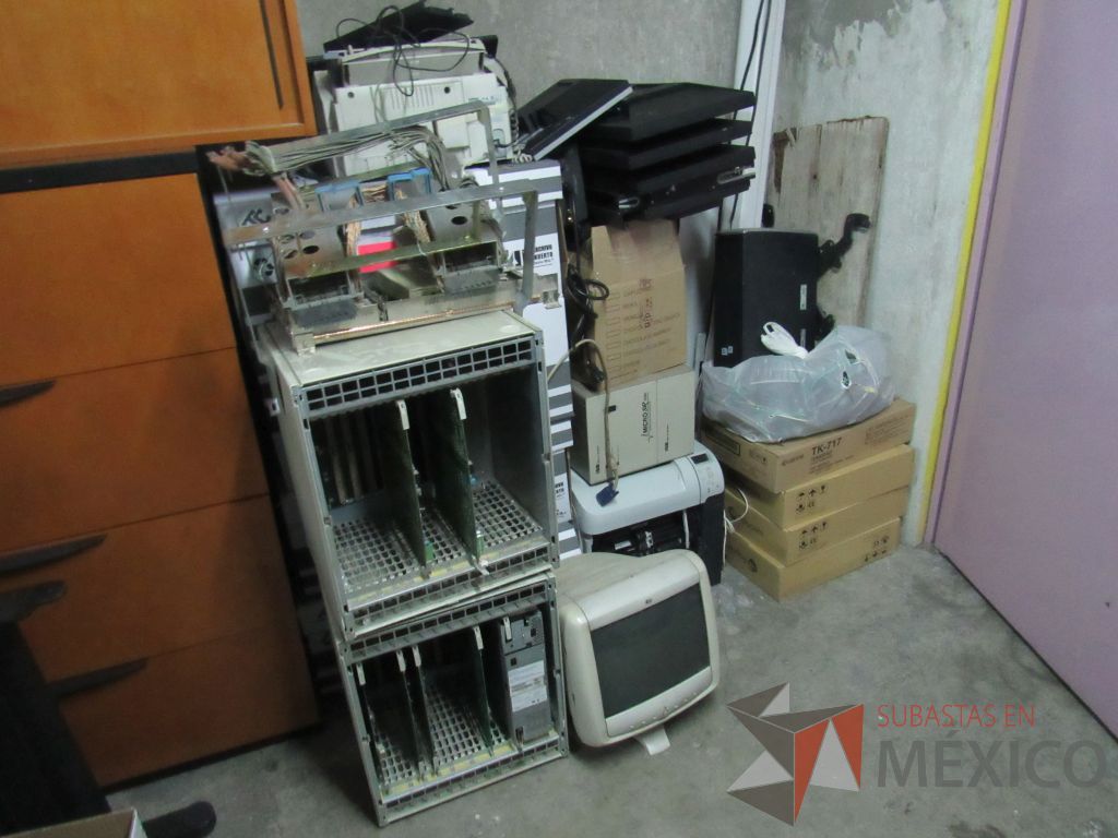Lote 002 - Conmutador, Monitor, Impresoras, etc...