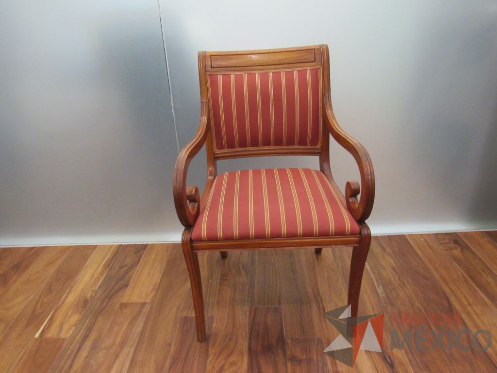 Lote 022 - Silla de visita con 4 patas, asiento y respaldo en tela color naranja - Imagen 4
