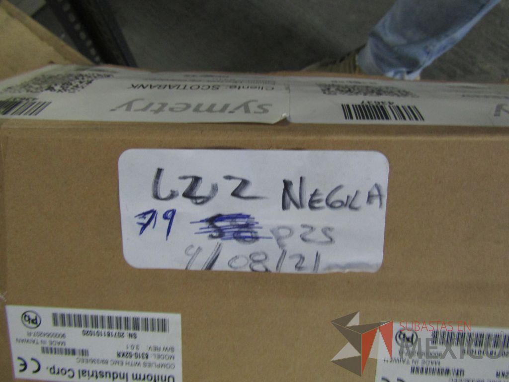 Lote 003 - 435 Lámparas de luz negra y 79 Repuestos de lámpara de luz negra - Imagen 9