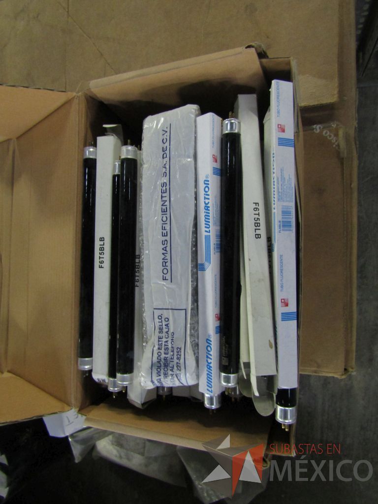 Lote 003 - 435 Lámparas de luz negra y 79 Repuestos de lámpara de luz negra - Imagen 10