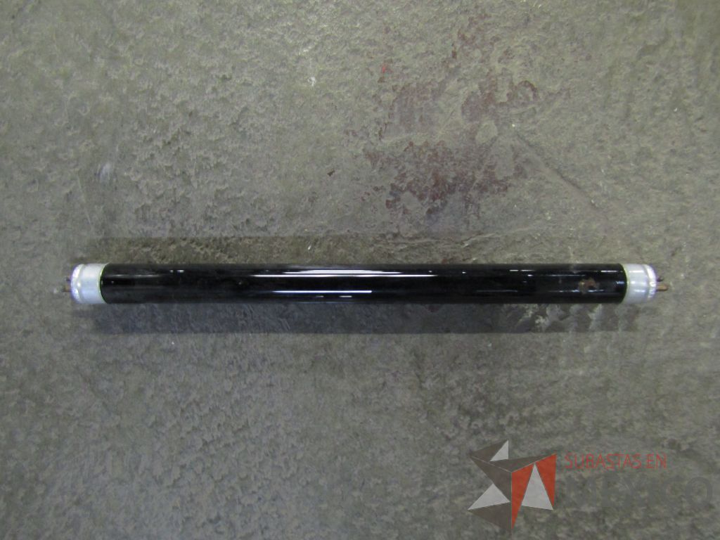 Lote 003 - 435 Lámparas de luz negra y 79 Repuestos de lámpara de luz negra - Imagen 2