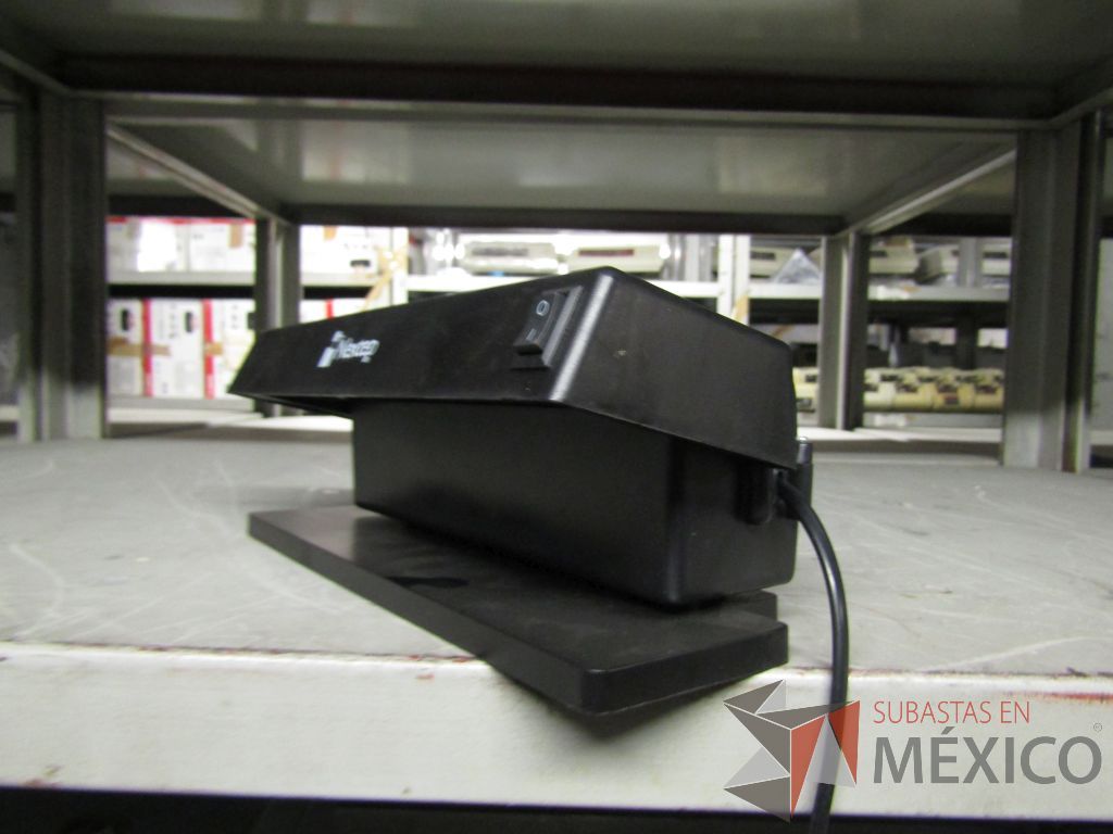 Lote 003 - 435 Lámparas de luz negra y 79 Repuestos de lámpara de luz negra - Imagen 7