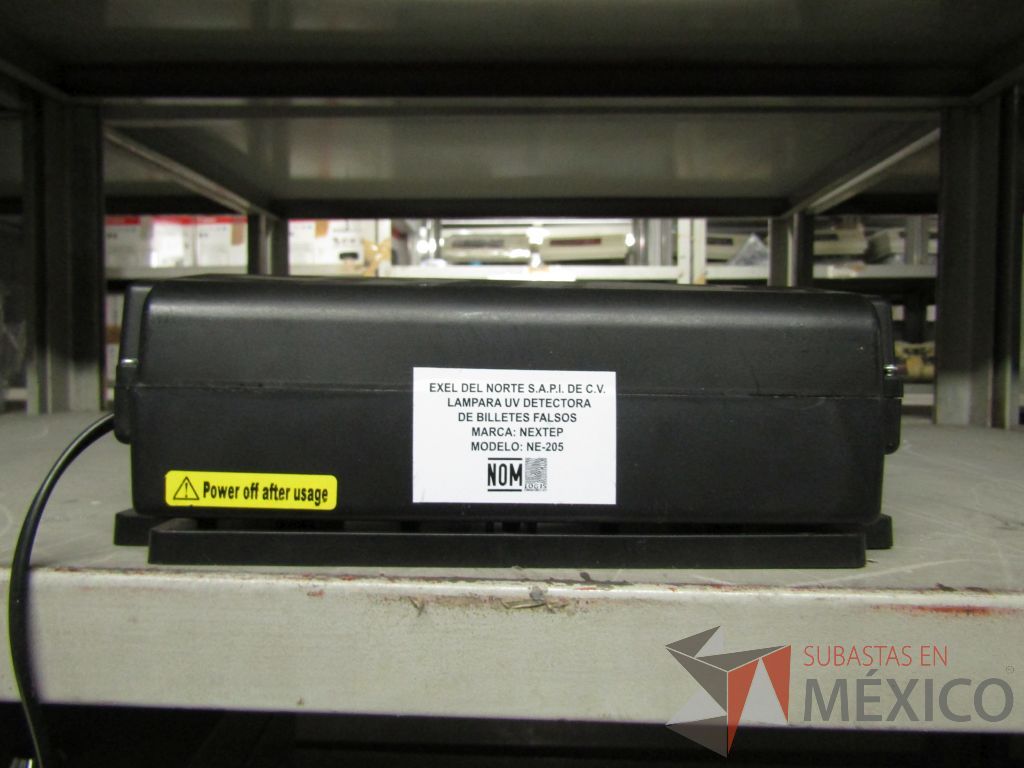 Lote 003 - 435 Lámparas de luz negra y 79 Repuestos de lámpara de luz negra - Imagen 8