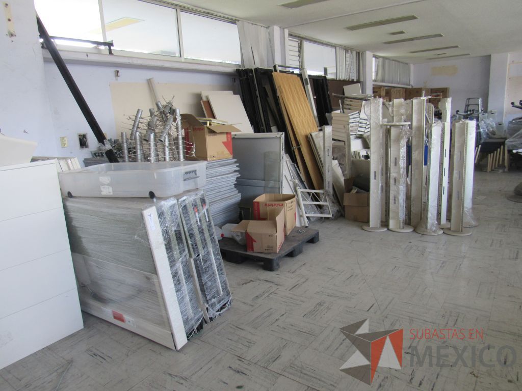 Lote 047 - 206 accesorios para estación de trabajo (Mamparas, Cajones, cubiertas y herraje) - Imagen 2