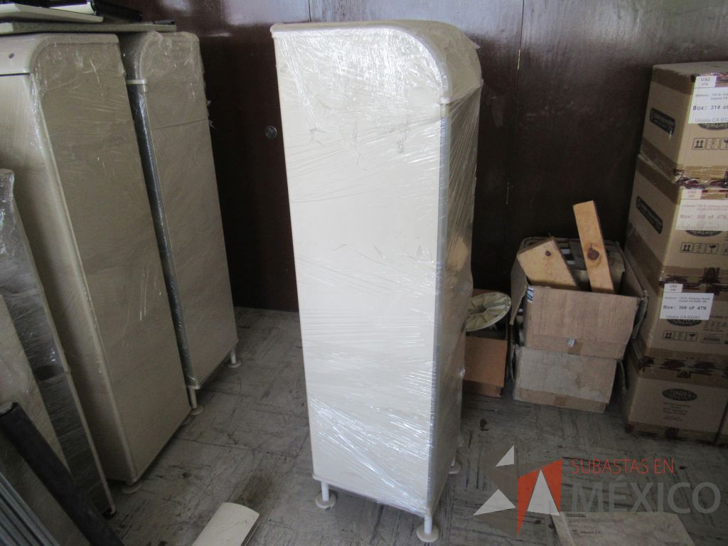 Lote 047 - 206 accesorios para estación de trabajo (Mamparas, Cajones, cubiertas y herraje) - Imagen 12