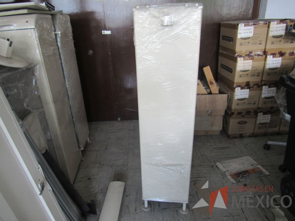 Lote 047 - 206 accesorios para estación de trabajo (Mamparas, Cajones, cubiertas y herraje) - Imagen 13