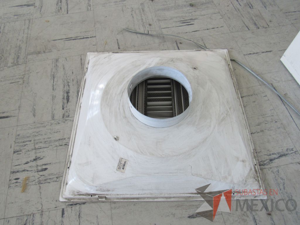 Lote 047 - 206 accesorios para estación de trabajo (Mamparas, Cajones, cubiertas y herraje) - Imagen 38