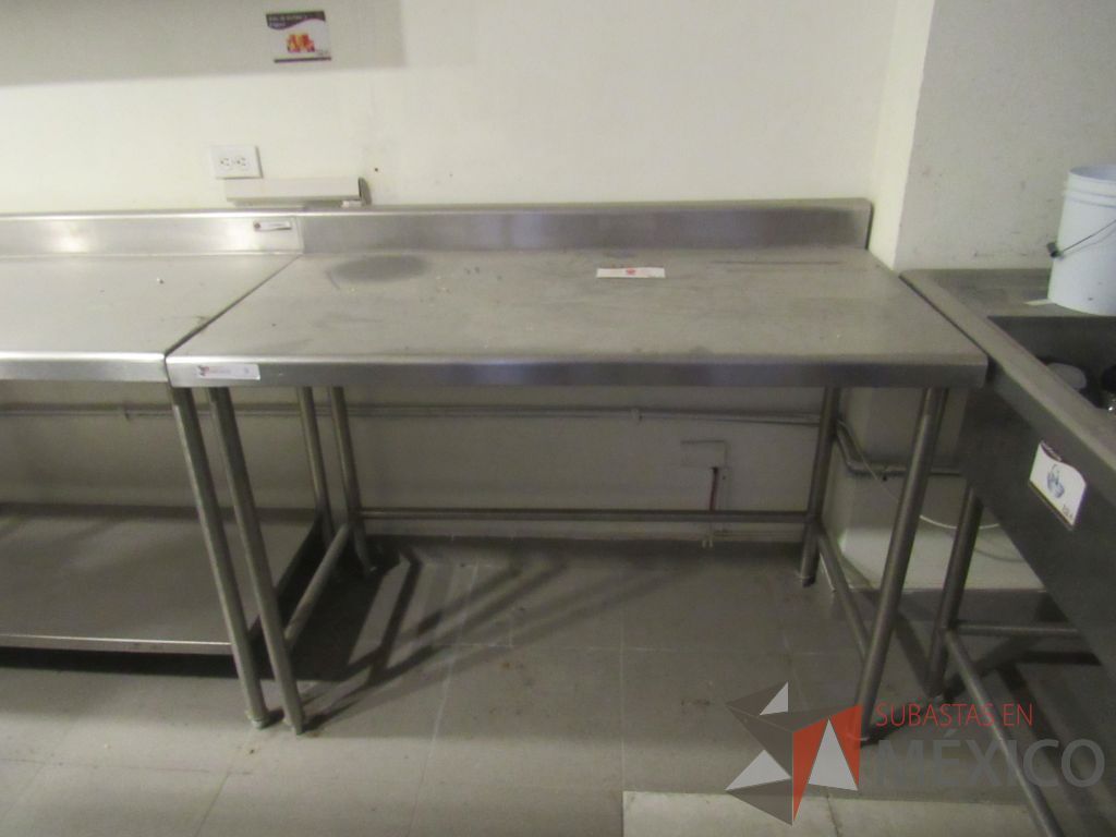 Lote 054 - Mesa de trabajo de acero inoxidable con 4 patas metálica - Imagen 2