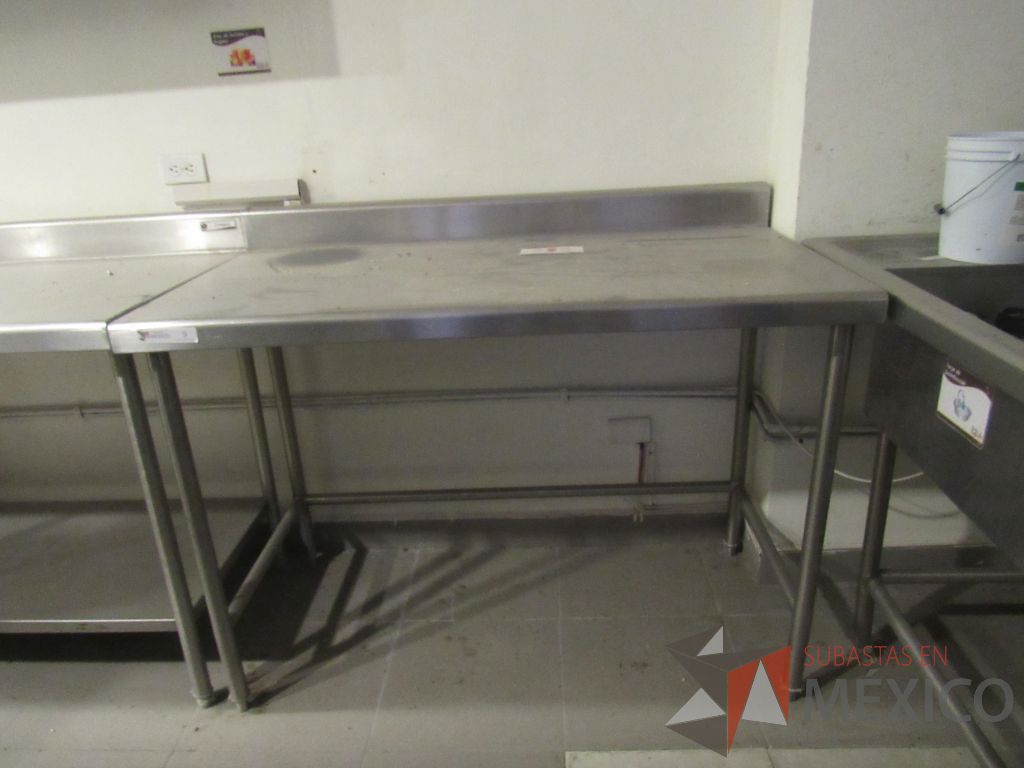 Lote 054 - Mesa de trabajo de acero inoxidable con 4 patas metálica - Imagen 6