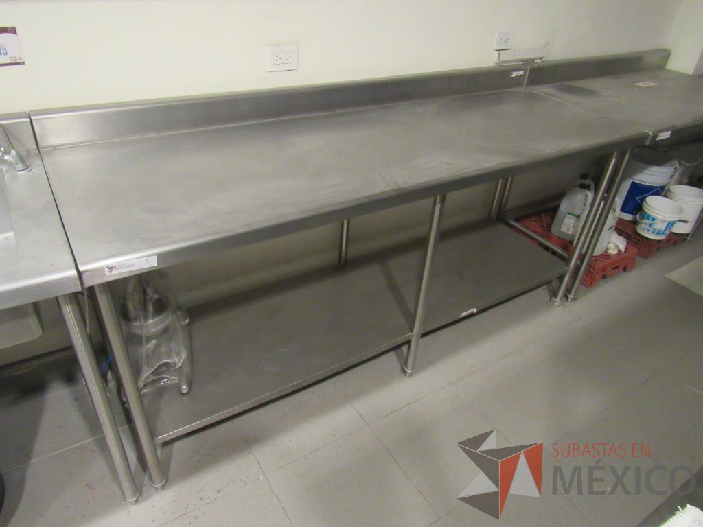 Lote 053 - Mesa de trabajo de acero inoxidable con 4 patas metálica - Imagen 2