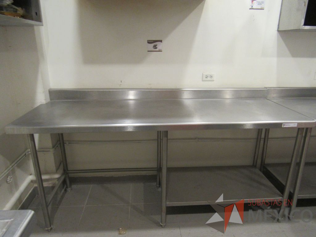 Lote 056 - Mesa de trabajo de acero inoxidable con 4 patas metálica - Imagen 5
