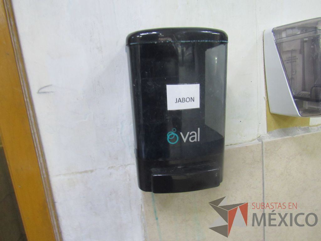 Lote 021 - Dispensador de jabo, dispensador de papel, dispensador de gel y dispensador de toallas de papel - Imagen 2