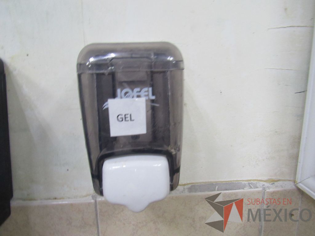 Lote 021 - Dispensador de jabo, dispensador de papel, dispensador de gel y dispensador de toallas de papel - Imagen 10
